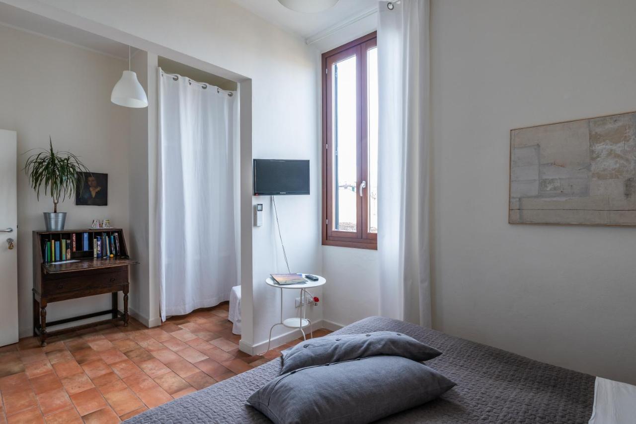 B&B Giorni Dipinti ฟลอเรนซ์ ภายนอก รูปภาพ